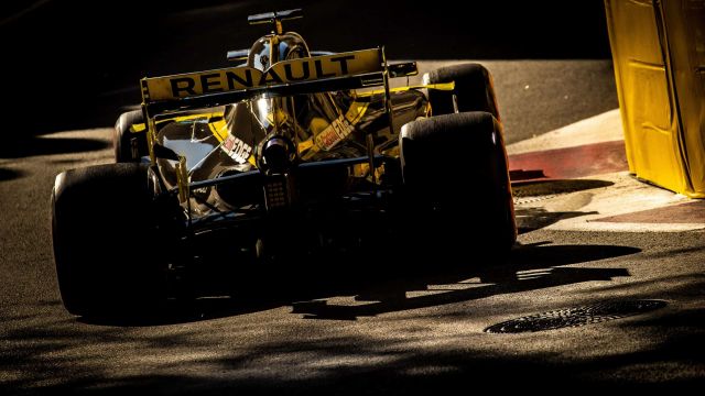 f1chronicle-Daniel Ricciardo (AUS) Renault F1 Team RS19. Azerbaijan Grand Prix, Sunday 28th April 2019. Baku City Circuit, Azerbaijan.