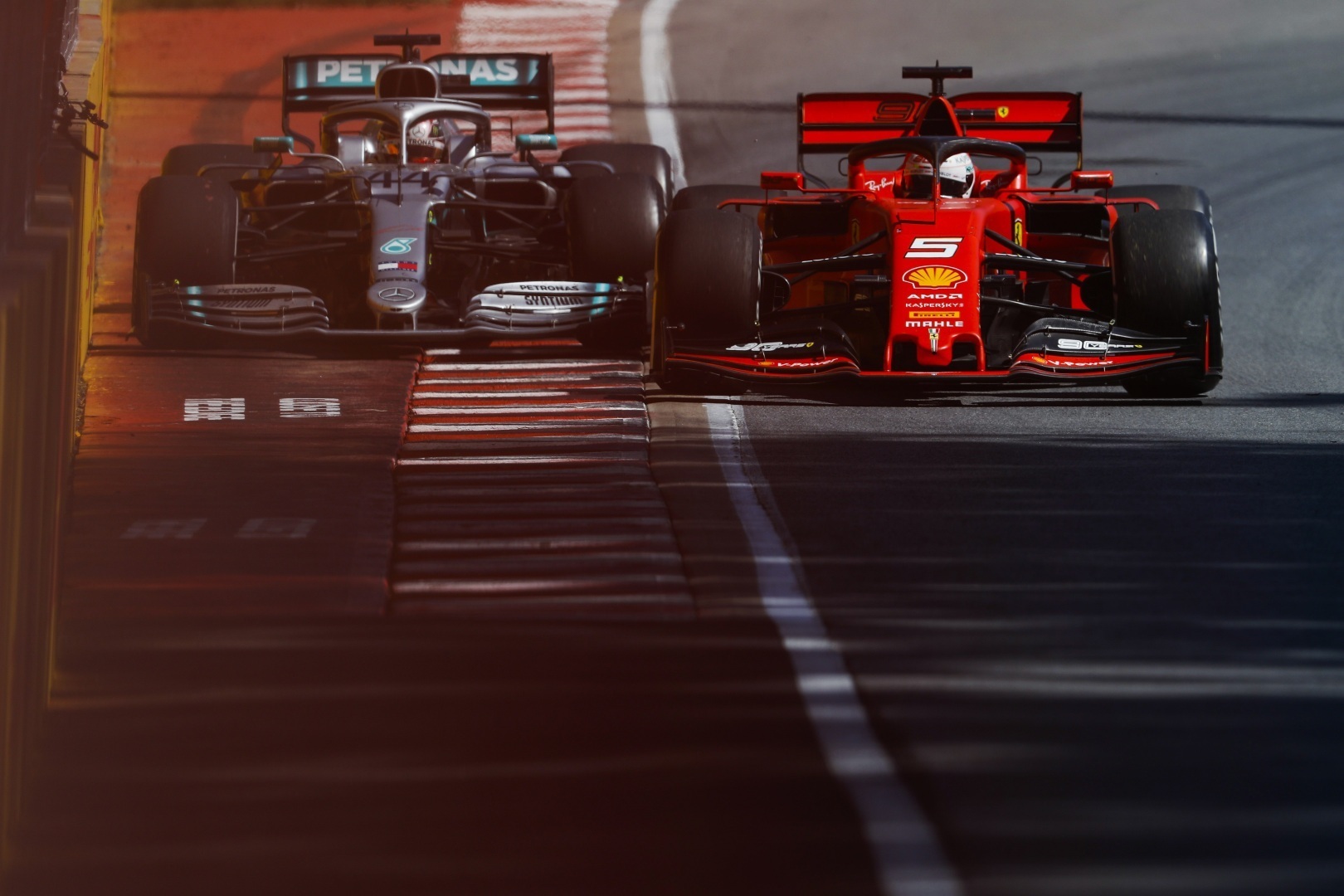 f1chronicle-2019 Canadian Grand Prix, Sunday - Sebastian Vettel and Lewis Hamilton