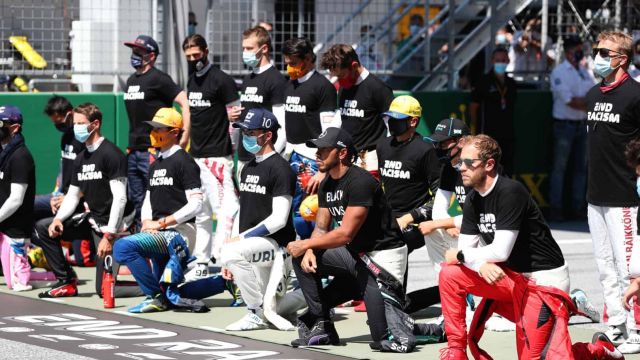 Drivers take a knee before the 2020 Austrian grand Prix (image courtesy Mercedes-AMG Petronas)