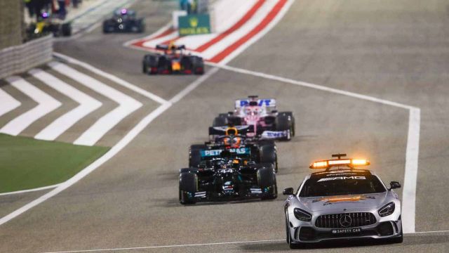 2020 Bahrain Grand Prix, Sunday - the safety car in action in Bahrain
