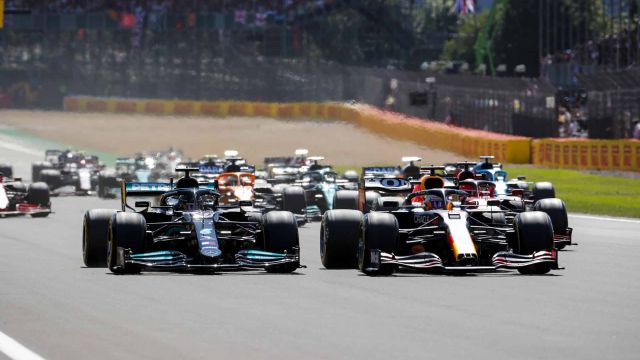 2021 British Grand Prix, Sunday - Lewis Hamilton & Max Verstappen (image courtesy Pirelli)