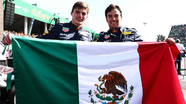MEXICO CITY, MEXICO - NOVEMBER 07: Race winner Max Verstappen of Netherlands and Red Bull Racing and third placed Sergio Perez of Mexico and Red Bull Racing celebrate in parc ferme during the F1 Grand Prix of Mexico at Autodromo Hermanos Rodriguez on November 07, 2021 in Mexico City, Mexico. (Photo by Mark Thompson/Getty Images) // Getty Images / Red Bull Content Pool // SI202111070828 // Usage for editorial use only //