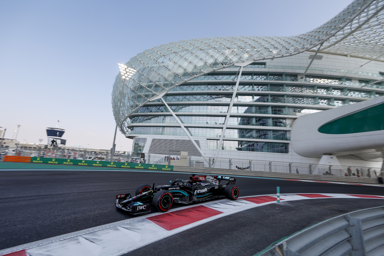 2021 Abu Dhabi Grand Prix, Saturday - Lewis Hamilton