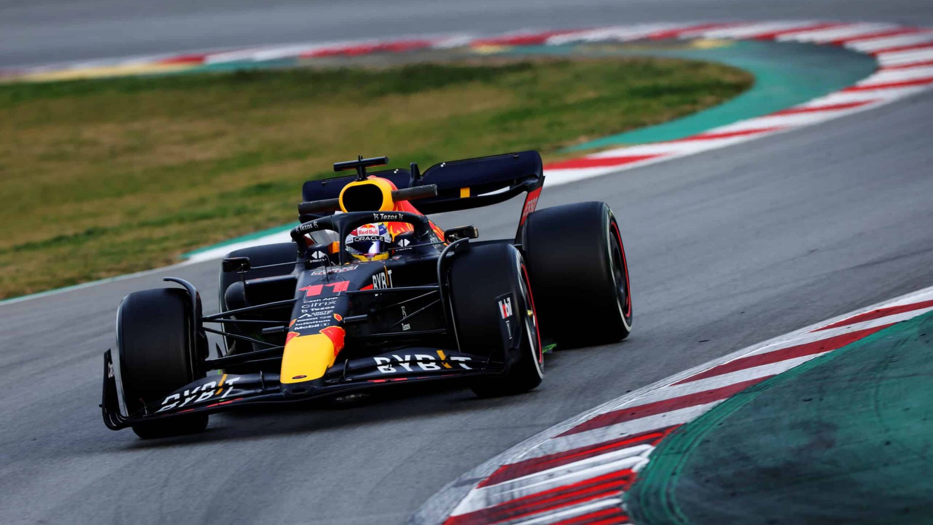 BARCELONA, SPAIN - FEBRUARY 24: Sergio Perez of Mexico driving the (11) Oracle Red Bull Racing RB18 on track during Day Two of F1 Testing at Circuit de Barcelona-Catalunya on February 24, 2022 in Barcelona, Spain. (Photo by Mark Thompson/Getty Images) // Getty Images / Red Bull Content Pool // SI202202240494 // Usage for editorial use only //