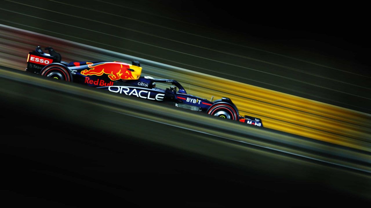BAHRAIN, BAHRAIN - MARCH 11: Max Verstappen of the Netherlands driving the (1) Oracle Red Bull Racing RB18 on track during Day Two of F1 Testing at Bahrain International Circuit on March 11, 2022 in Bahrain, Bahrain. (Photo by Lars Baron/Getty Images) // Getty Images / Red Bull Content Pool // SI202203110473 // Usage for editorial use only //