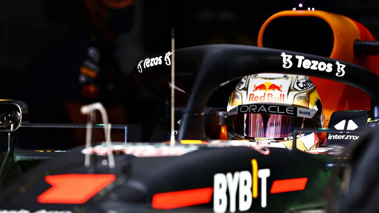BAHRAIN, BAHRAIN - MARCH 12: Max Verstappen of the Netherlands and Oracle Red Bull Racing prepares to drive in the garage during Day Three of F1 Testing at Bahrain International Circuit on March 12, 2022 in Bahrain, Bahrain. (Photo by Mark Thompson/Getty Images) // Getty Images / Red Bull Content Pool // SI202203120123 // Usage for editorial use only //