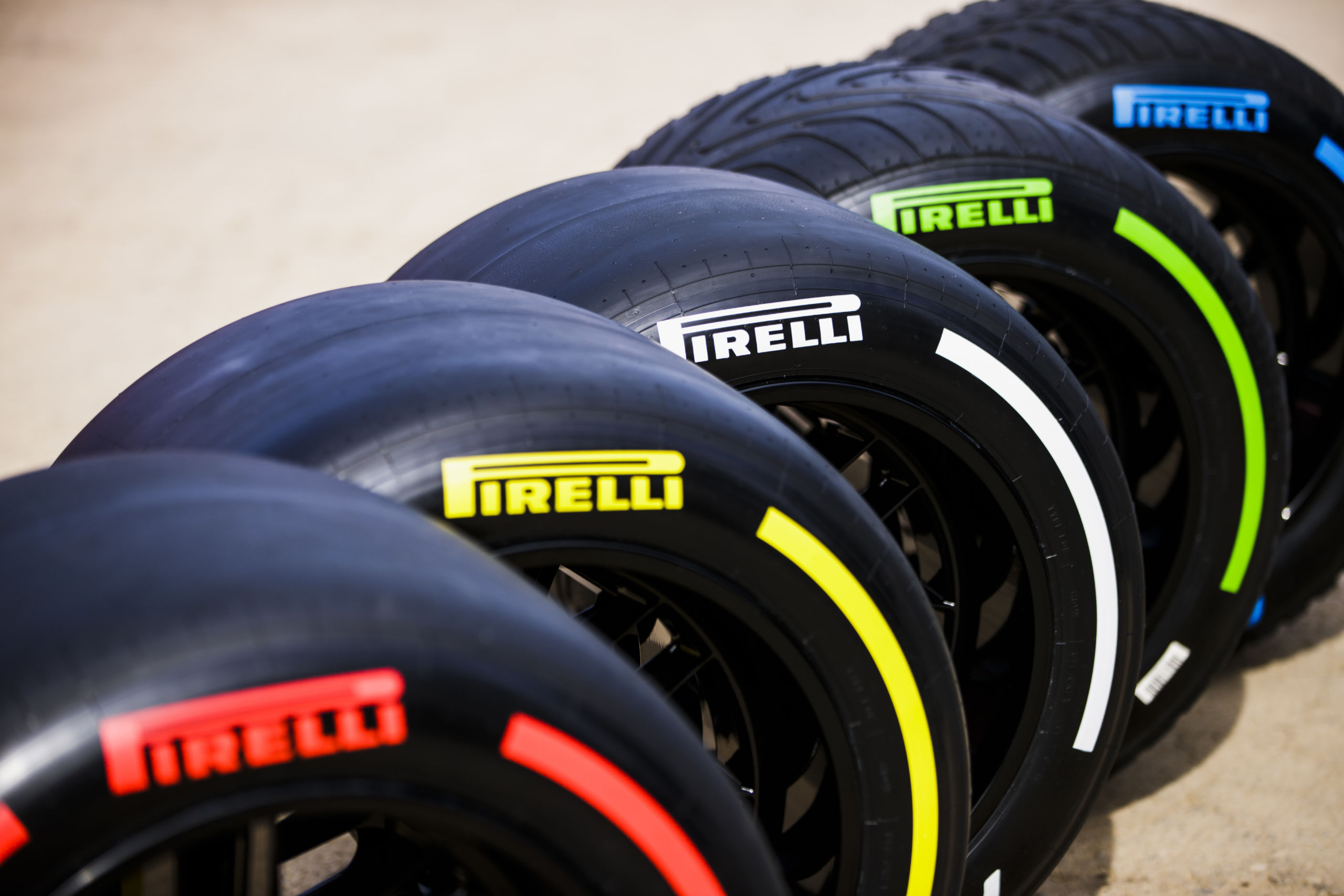F1 tire colors 2022