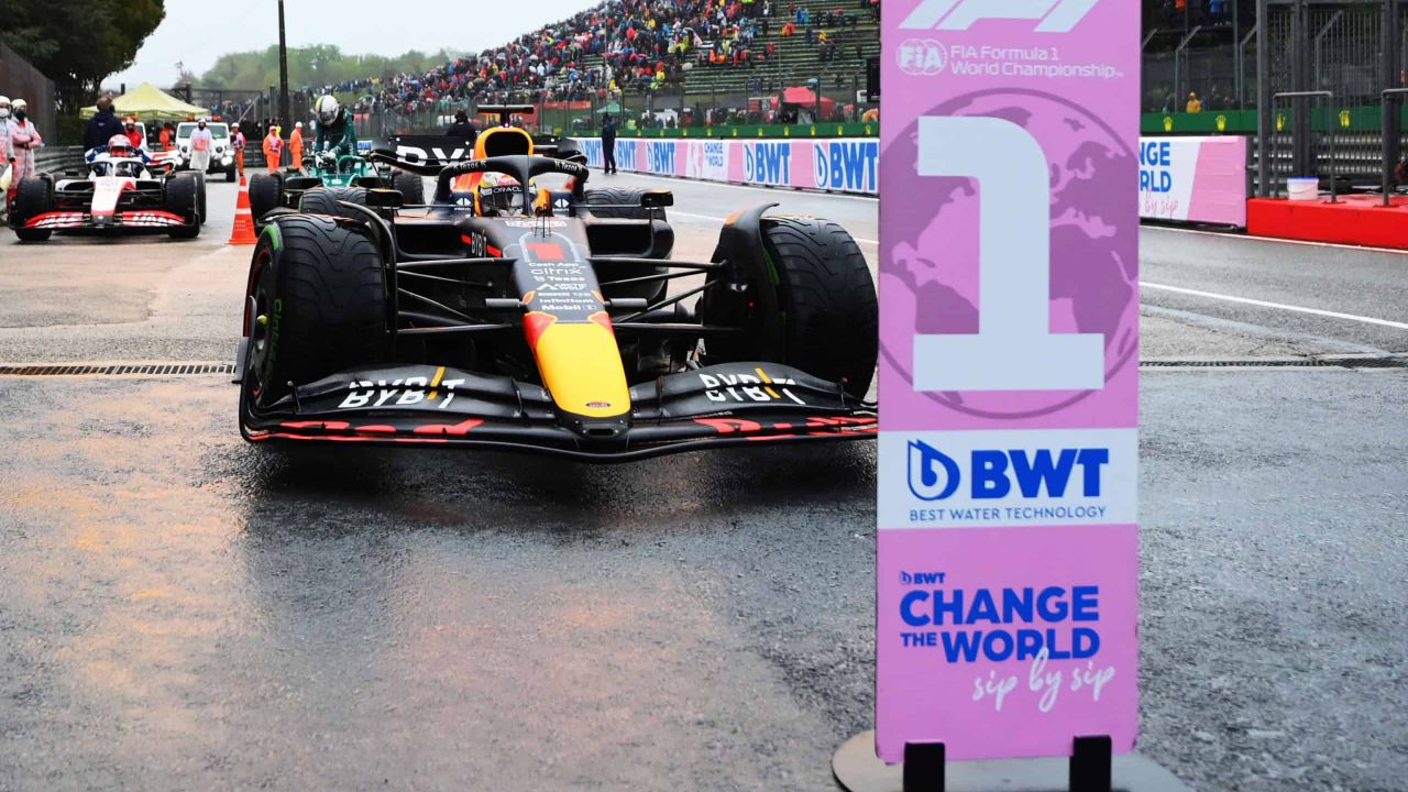 IMOLA, ITALY - APRIL 22: Pole position qualifier Max Verstappen of the Netherlands driving the (1) Oracle Red Bull Racing RB18 stops in parc ferme during qualifying ahead of the F1 Grand Prix of Emilia Romagna at Autodromo Enzo e Dino Ferrari on April 22, 2022 in Imola, Italy. (Photo by Dan Mullan/Getty Images) // Getty Images / Red Bull Content Pool // SI202204220566 // Usage for editorial use only //