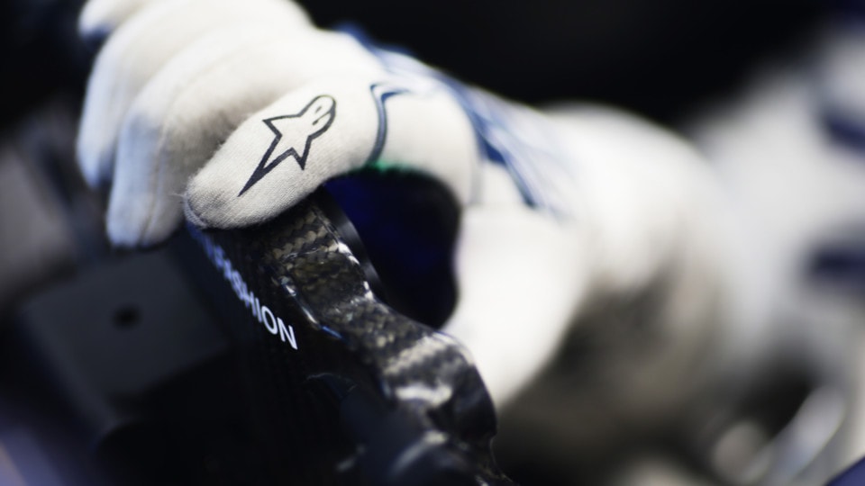 Do F1 Cars Have A Clutch? Are F1 Cars Manual Or Automatic?