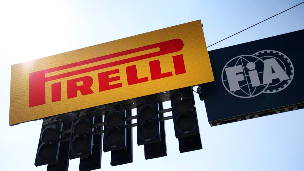2022 Singapore Grand Prix Tyre Compounds - Pirelli branding