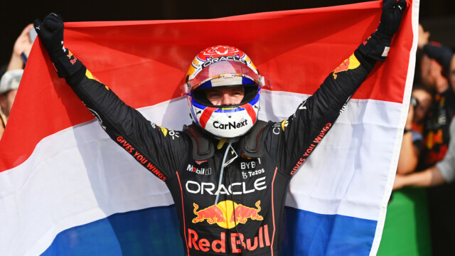 ZANDVOORT, NETHERLANDS - SEPTEMBER 04: Race winner Max Verstappen of the Netherlands and Oracle Red Bull Racing celebrates in parc ferme during the F1 Grand Prix of The Netherlands at Circuit Zandvoort on September 04, 2022 in Zandvoort, Netherlands. (Photo by Dan Mullan/Getty Images) // Getty Images / Red Bull Content Pool // SI202209040416 // Usage for editorial use only //