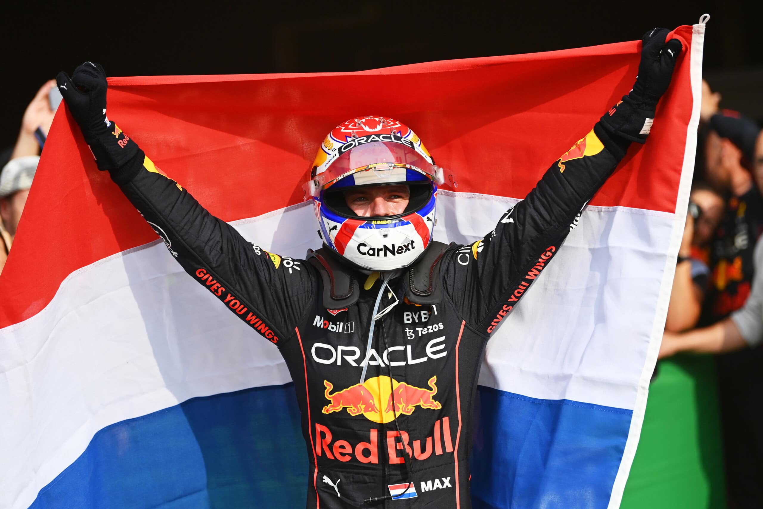 Max Verstappen Passes Lewis Hamilton To Win Thrilling Dutch GP | F1 News 