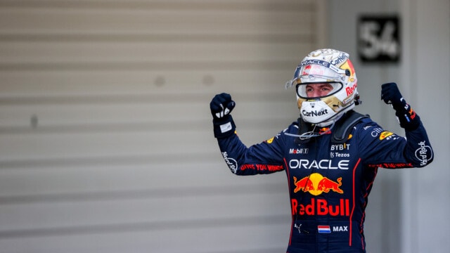 SUZUKA, JAPAN - OCTOBER 09: Max Verstappen of Red Bull Racing and The Netherlands celebrates finishing in first position and becoming the 2022 F1 Drivers World Champion during the F1 Grand Prix of Japan at Suzuka International Racing Course on October 09, 2022 in Suzuka, Japan. (Photo by Peter Fox/Getty Images) // Getty Images / Red Bull Content Pool // SI202210090405 // Usage for editorial use only //
