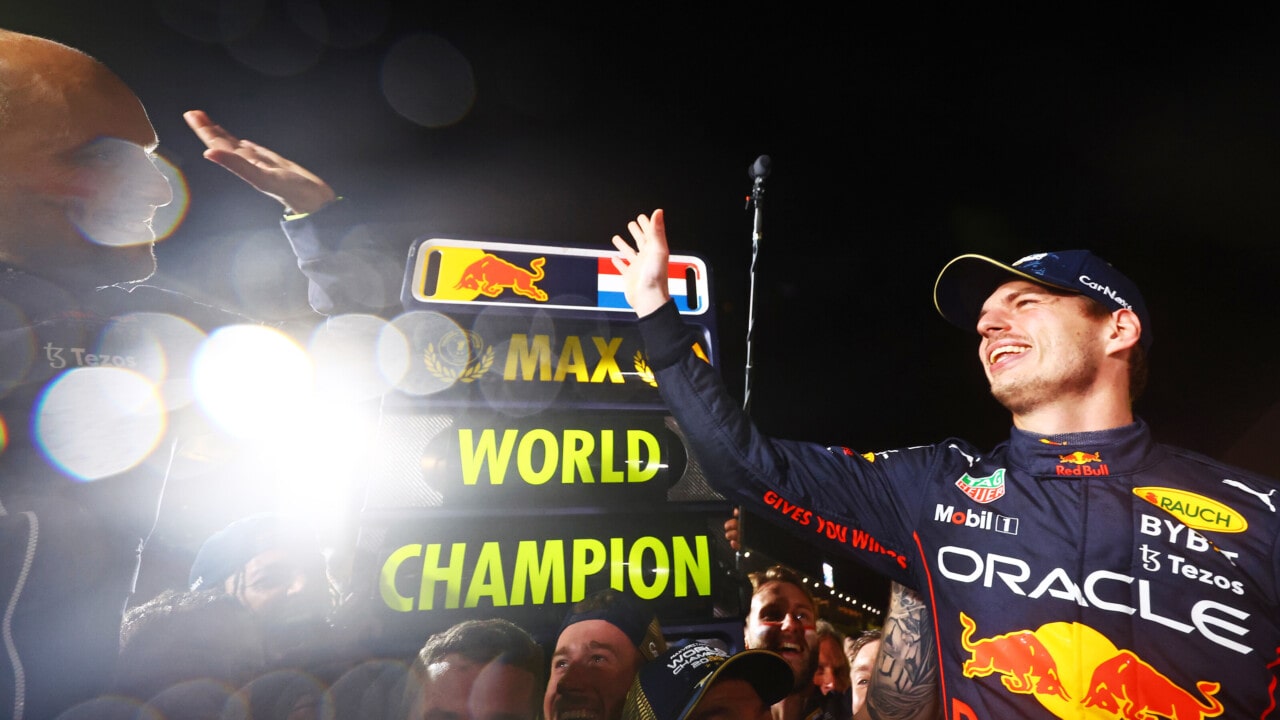 Max Verstappen con el Cartel de World Champion en el Gran Premio de Japón, Suzuka 2022 Fórmula 1