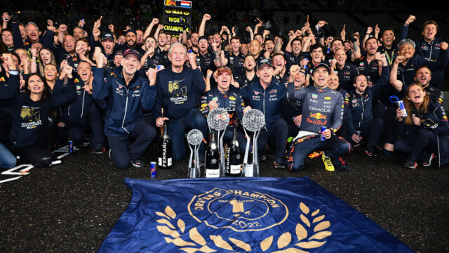 SUZUKA, JAPAN - OCTOBER 09: Race winner and 2022 F1 World Drivers Champion Max Verstappen of Netherlands and Oracle Red Bull Racing celebrates with his team after the F1 Grand Prix of Japan at Suzuka International Racing Course on October 09, 2022 in Suzuka, Japan. (Photo by Clive Mason/Getty Images) // Getty Images / Red Bull Content Pool // SI202210090532 // Usage for editorial use only //