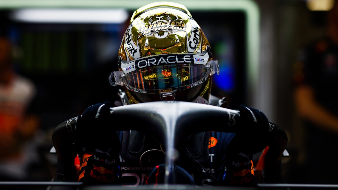 SAO PAULO, BRAZIL - NOVEMBER 11: Max Verstappen of the Netherlands and Oracle Red Bull Racing prepares to drive in the garage during qualifying ahead of the F1 Grand Prix of Brazil at Autodromo Jose Carlos Pace on November 11, 2022 in Sao Paulo, Brazil. (Photo by Mark Thompson/Getty Images) // Getty Images / Red Bull Content Pool // SI202211111630 // Usage for editorial use only //