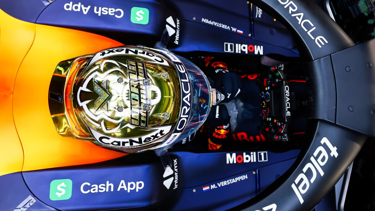 ABU DHABI, UNITED ARAB EMIRATES - NOVEMBER 18: Max Verstappen of the Netherlands and Oracle Red Bull Racing prepares to drive in the garage during practice ahead of the F1 Grand Prix of Abu Dhabi at Yas Marina Circuit on November 18, 2022 in Abu Dhabi, United Arab Emirates. (Photo by Mark Thompson/Getty Images) // Getty Images / Red Bull Content Pool // SI202211181450 // Usage for editorial use only //