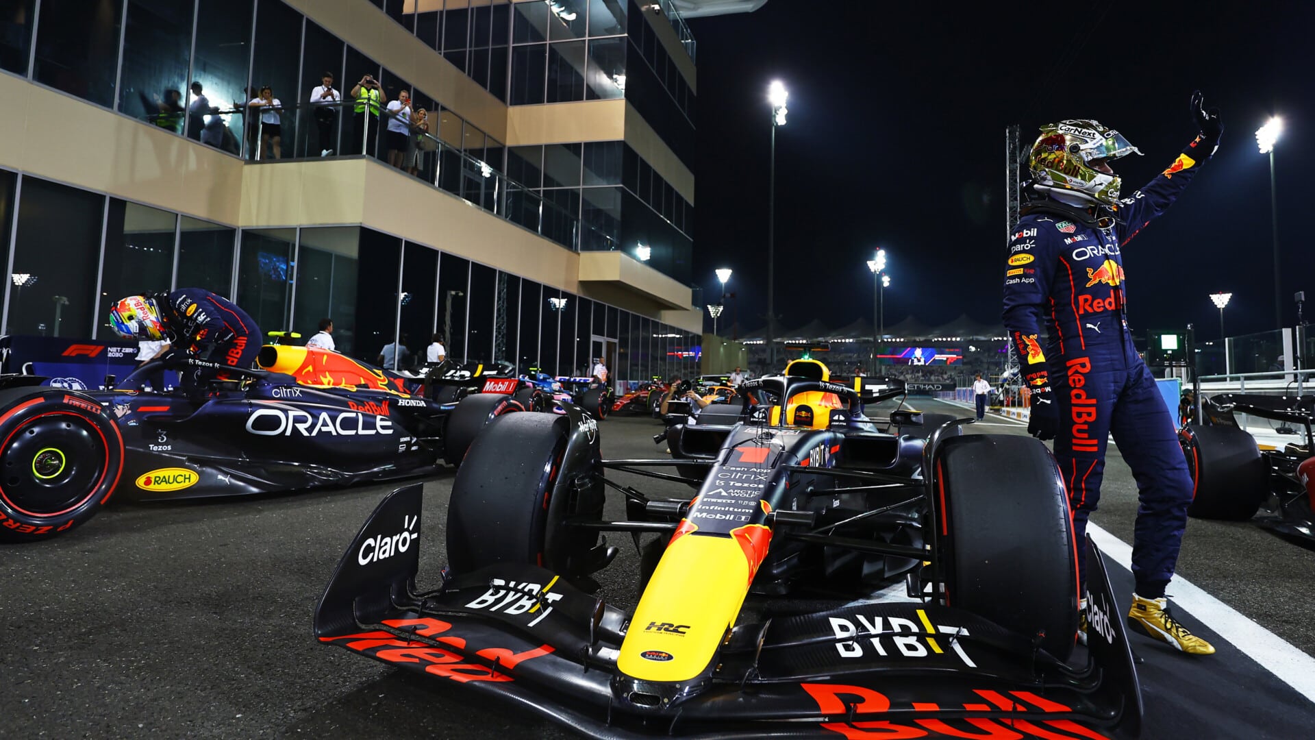 ABU DHABI, UNITED ARAB EMIRATES - NOVEMBER 19: Pole position qualifier Max Verstappen of the Netherlands and Oracle Red Bull Racing celebrates in parc ferme during qualifying ahead of the F1 Grand Prix of Abu Dhabi at Yas Marina Circuit on November 19, 2022 in Abu Dhabi, United Arab Emirates. (Photo by Mark Thompson/Getty Images) // Getty Images / Red Bull Content Pool // SI202211191444 // Usage for editorial use only //