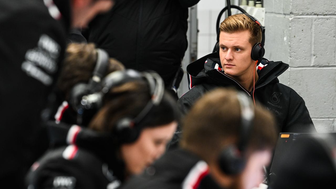 Mick Schumacher Set To Test 2023 Mercedes | F1 News