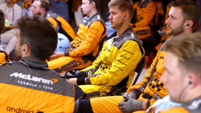 100 McLaren Aerodynamicists Analysing Red Bull Floor