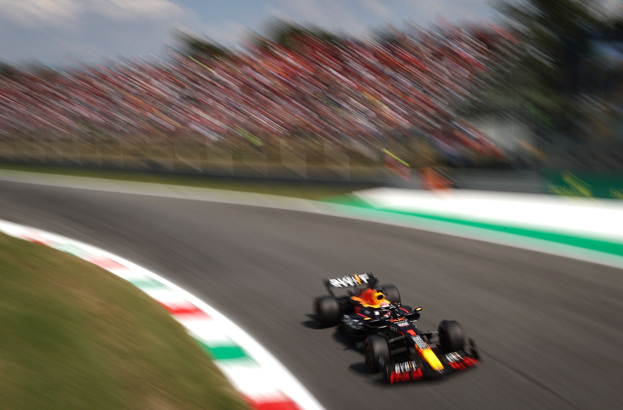 MONZA, ITALY - SEPTEMBER 02: Max Verstappen of the Netherlands driving the (1) Oracle Red Bull Racing RB19 on track during final practice ahead of the F1 Grand Prix of Italy at Autodromo Nazionale Monza on September 02, 2023 in Monza, Italy. (Photo by Ryan Pierse/Getty Images) // Getty Images / Red Bull Content Pool // SI202309020243 // Usage for editorial use only //