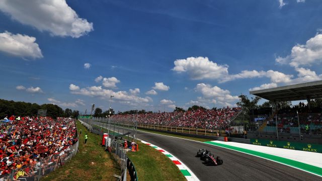 Large 2023 Italian Grand Prix Saturday - Monza