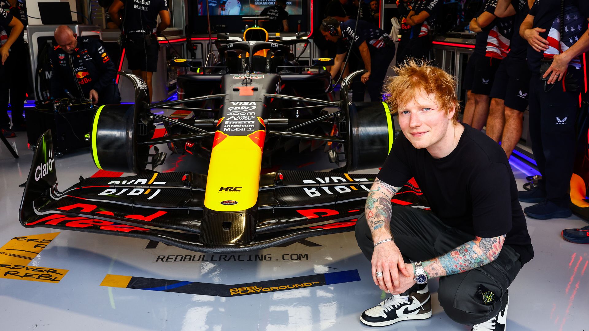 MIAMI, FLORIDA - MAY 03: Ed Sheeran poses for a photo outside the Oracle Red Bull Racing garage prior to Sprint Qualifying ahead of the F1 Grand Prix of Miami at Miami International Autodrome on May 03, 2024 in Miami, Florida. (Photo by Mark Thompson/Getty Images) // Getty Images / Red Bull Content Pool // SI202405030764 // Usage for editorial use only //