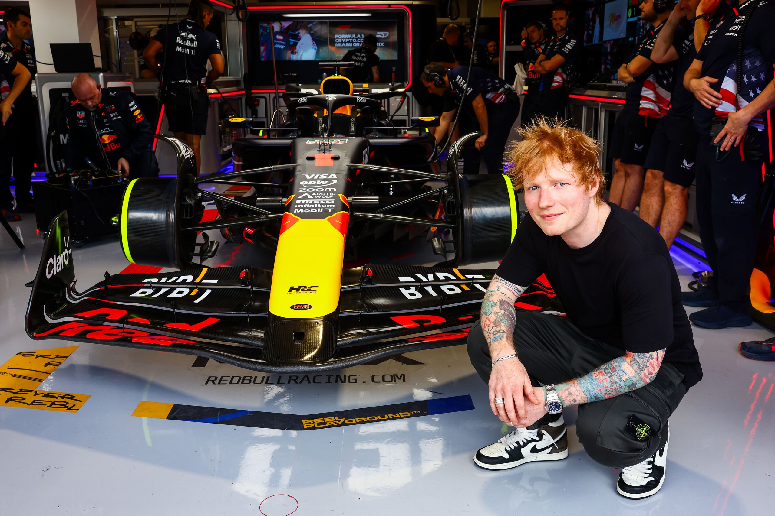 MIAMI, FLORIDA - MAY 03: Ed Sheeran poses for a photo outside the Oracle Red Bull Racing garage prior to Sprint Qualifying ahead of the F1 Grand Prix of Miami at Miami International Autodrome on May 03, 2024 in Miami, Florida. (Photo by Mark Thompson/Getty Images) // Getty Images / Red Bull Content Pool // SI202405030764 // Usage for editorial use only //