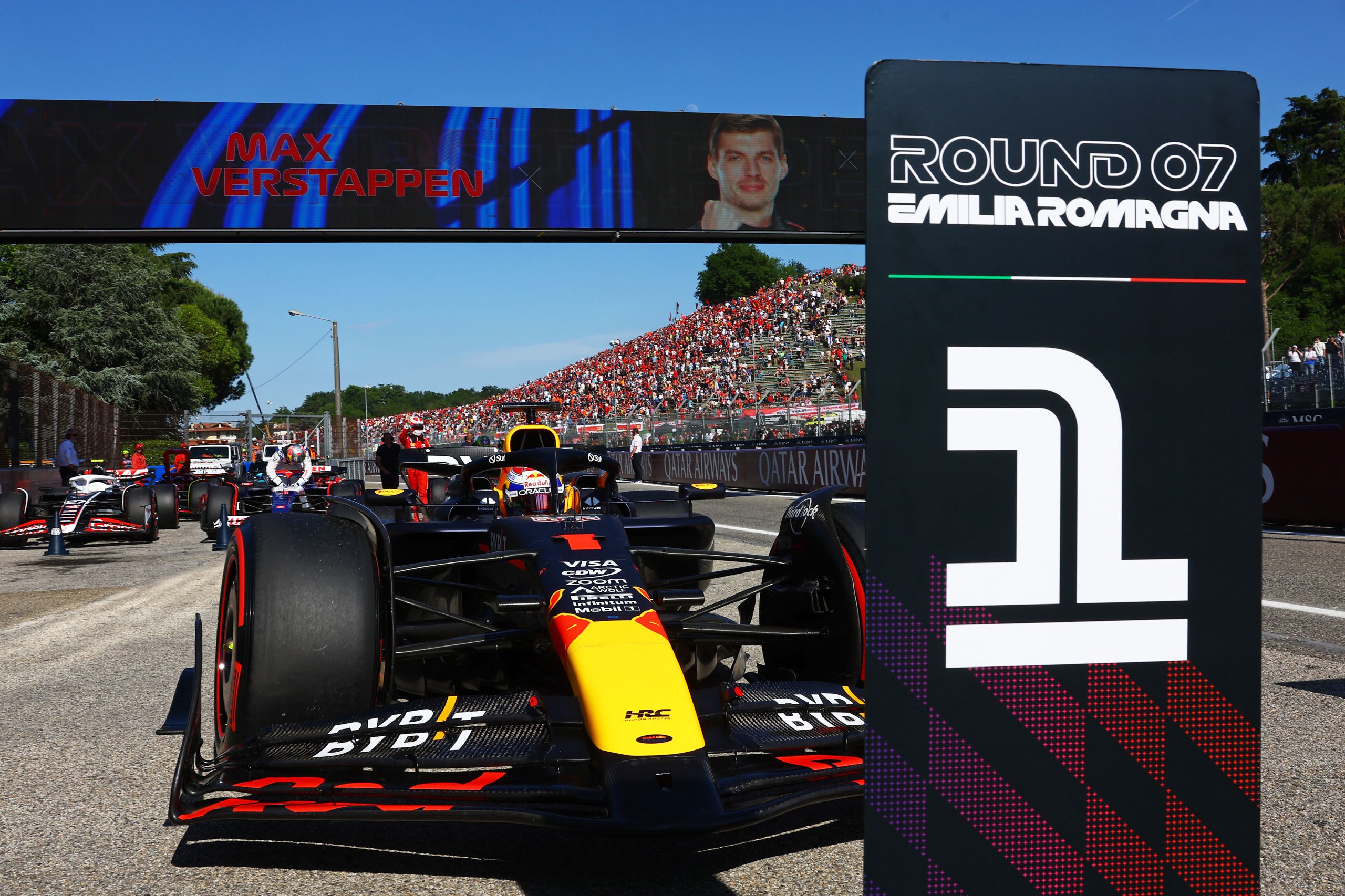 IMOLA, ITALY - MAY 18: Pole position qualifier Max Verstappen of the Netherlands driving the (1) Oracle Red Bull Racing RB20 stops in parc ferme during qualifying ahead of the F1 Grand Prix of Emilia-Romagna at Autodromo Enzo e Dino Ferrari Circuit on May 18, 2024 in Imola, Italy. (Photo by Mark Thompson/Getty Images) // Getty Images / Red Bull Content Pool // SI202405180424 // Usage for editorial use only //