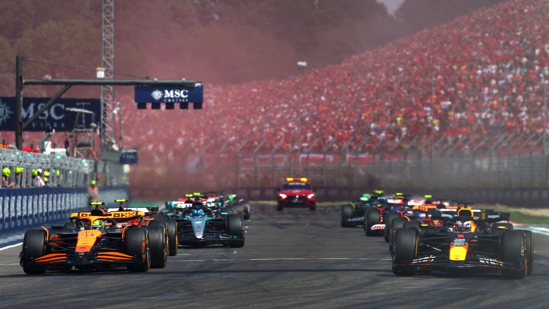 IMOLA, ITALY - MAY 19: Max Verstappen of the Netherlands driving the (1) Oracle Red Bull Racing RB20 leads the field off the line at the start during the F1 Grand Prix of Emilia-Romagna at Autodromo Enzo e Dino Ferrari Circuit on May 19, 2024 in Imola, Italy. (Photo by Clive Rose/Getty Images) // Getty Images / Red Bull Content Pool // SI202405190603 // Usage for editorial use only //