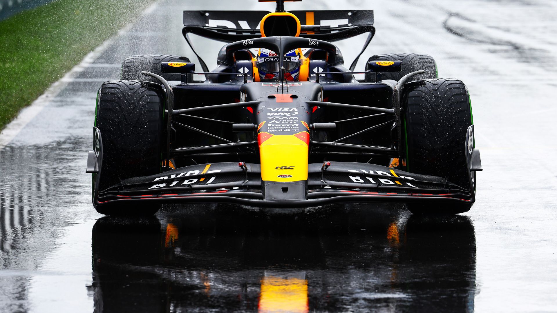 MONTREAL, QUEBEC - JUNE 09: Max Verstappen of the Netherlands driving the (1) Oracle Red Bull Racing RB20 arrives on the grid prior to the F1 Grand Prix of Canada at Circuit Gilles Villeneuve on June 09, 2024 in Montreal, Quebec. (Photo by Mark Thompson/Getty Images) // Getty Images / Red Bull Content Pool // SI202406091146 // Usage for editorial use only //