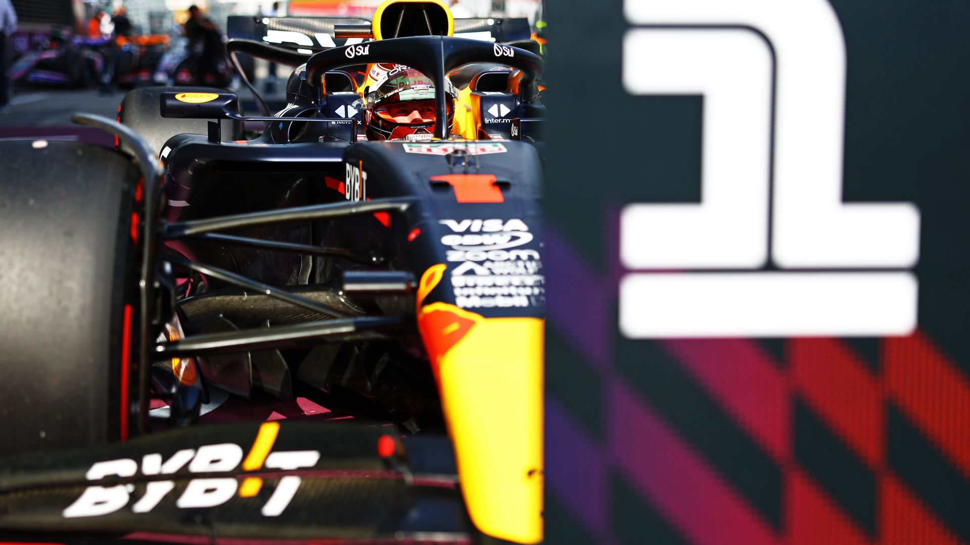 SPIELBERG, AUSTRIA - JUNE 29: Pole position qualifier Max Verstappen of the Netherlands and Oracle Red Bull Racing stops in parc ferme during qualifying ahead of the F1 Grand Prix of Austria at Red Bull Ring on June 29, 2024 in Spielberg, Austria. (Photo by Mark Thompson/Getty Images) // Getty Images / Red Bull Content Pool // SI202406290512 // Usage for editorial use only //