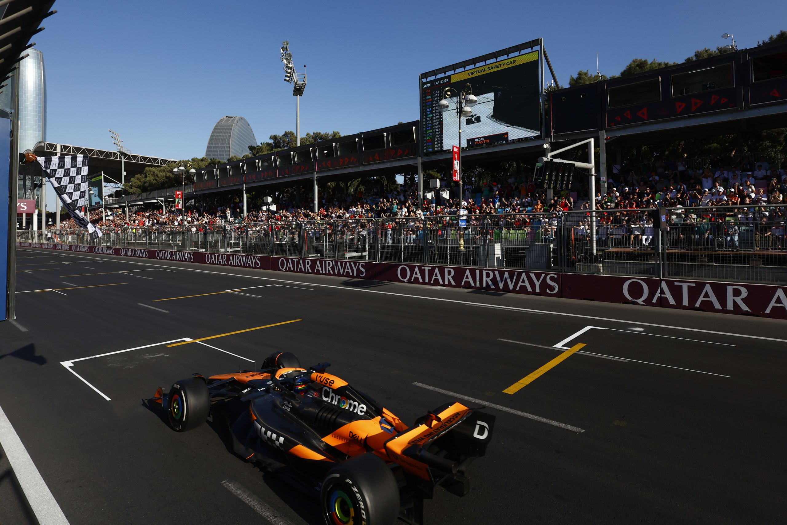 Oscar Piastri, Mclaren Mcl38, 1st Position, Takes The Chequered Flag