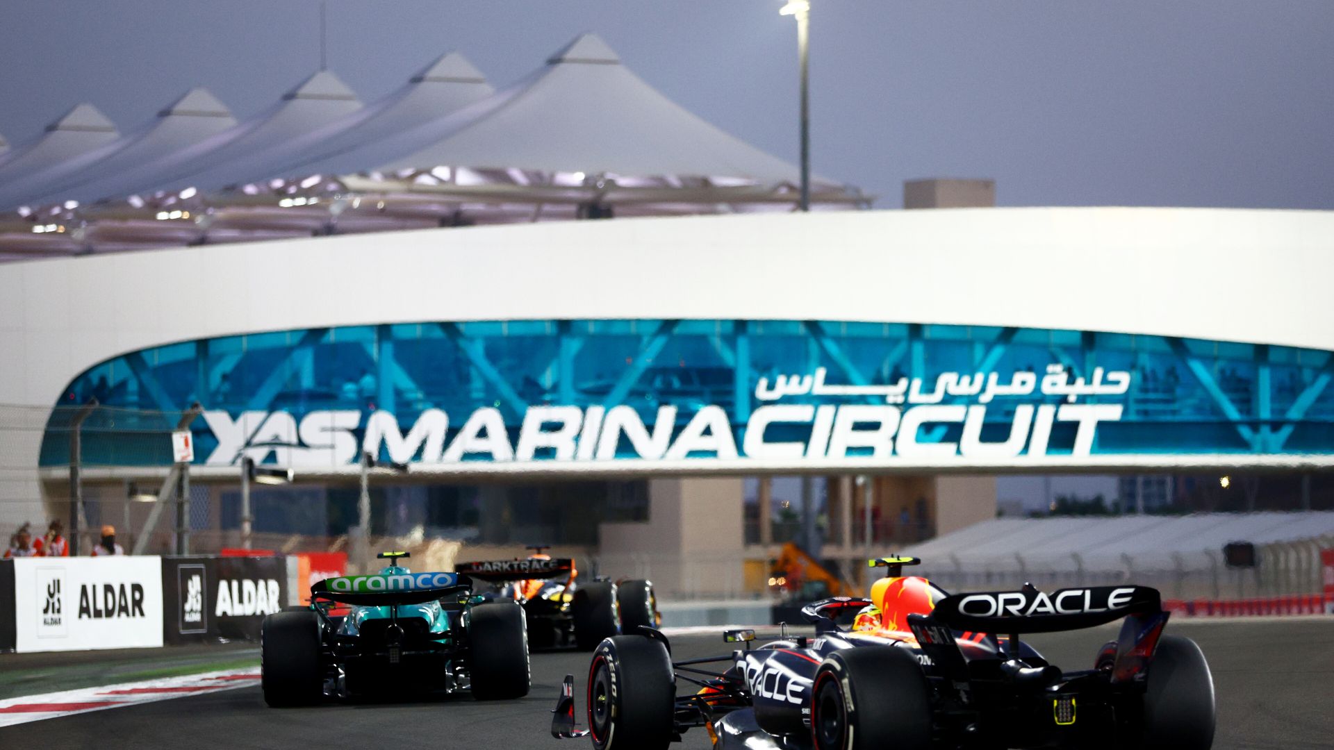 How far is it from Dubai to the Abu Dhabi Grand Prix?