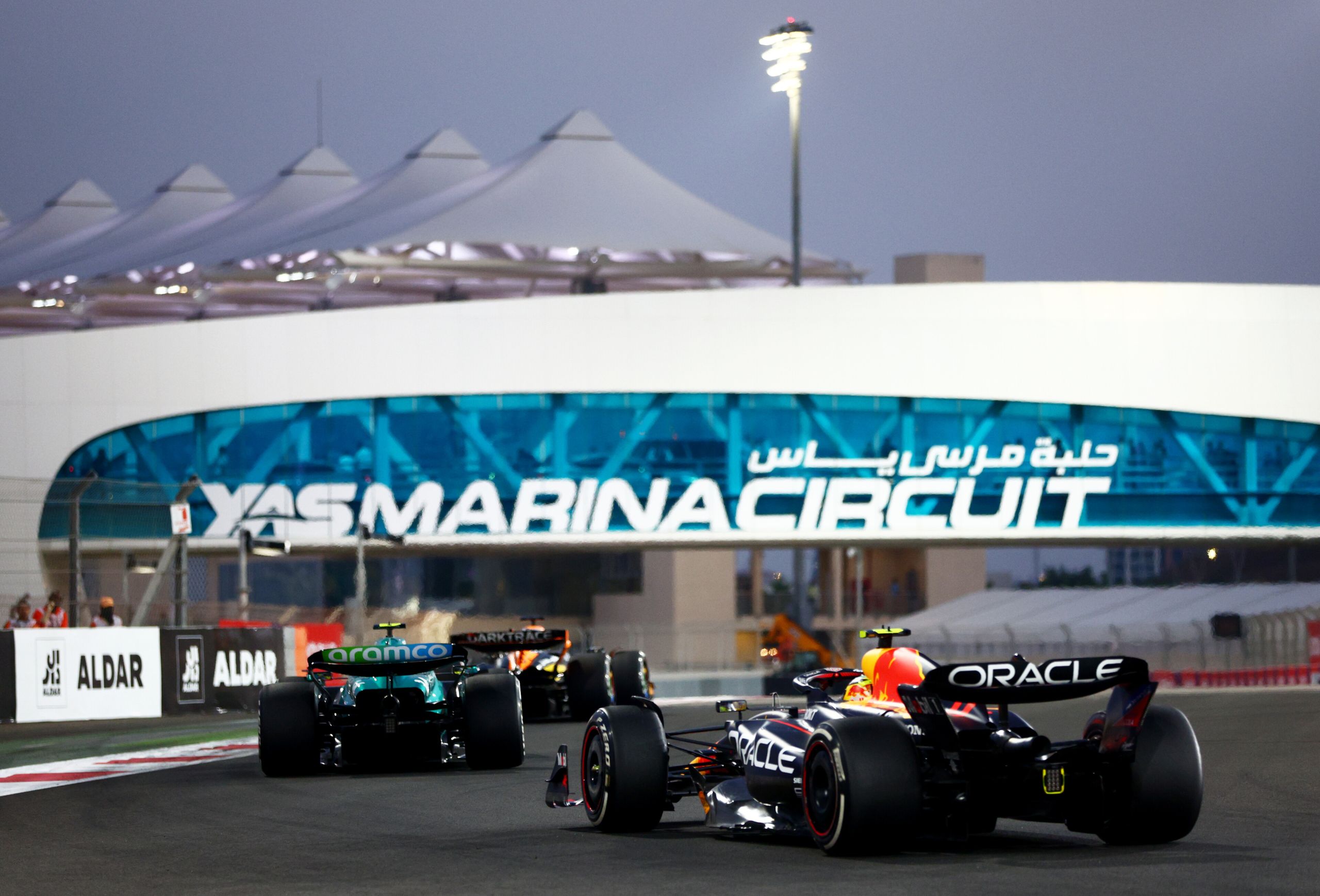 How far is it from Dubai to the Abu Dhabi Grand Prix?