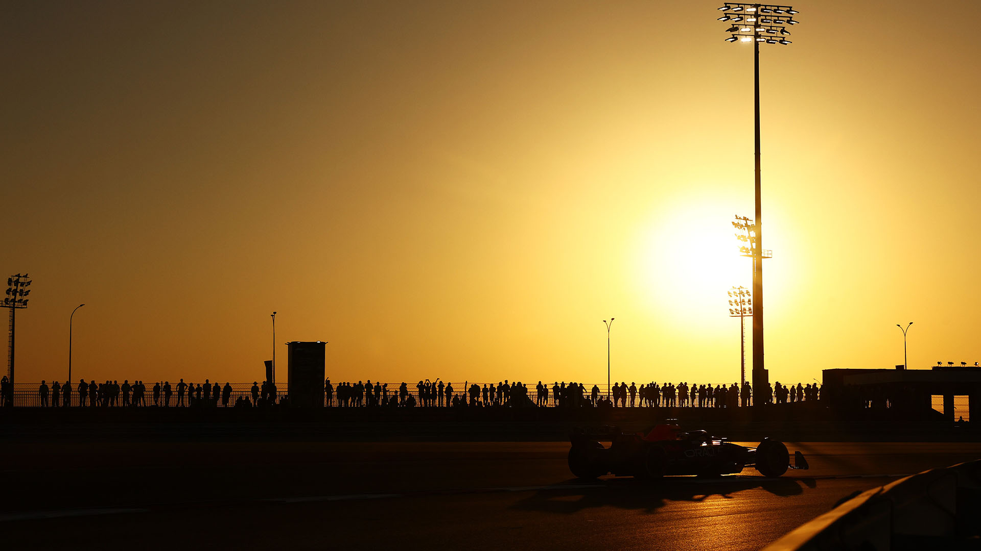 Sergio Perez of Mexico driving the (11) Oracle Red Bull Racing RB19 on track during the Sprint Shootout ahead of the F1 Grand Prix of Qatar at Lusail International Circuit on October 07, 2023 in Lusail City, Qatar. (Photo by Mark Thompson/Getty Images)