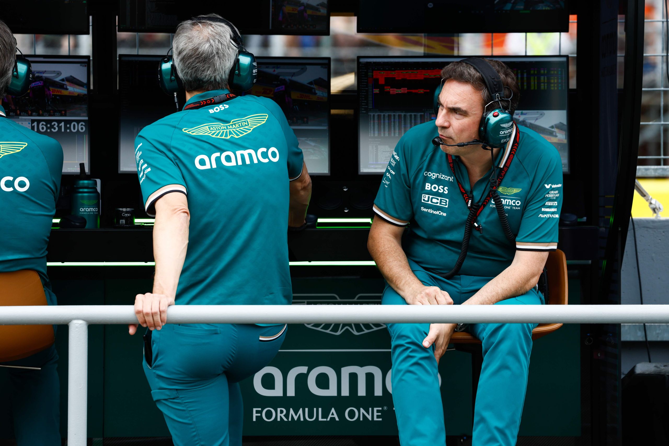 Dan Fallows, Technical Director, Aston Martin F1 Team, On The Pit Wall