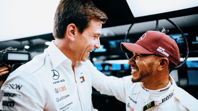 2018 Singapore Grand Prix, Saturday - Toto Wolff and Lewis Hamilton