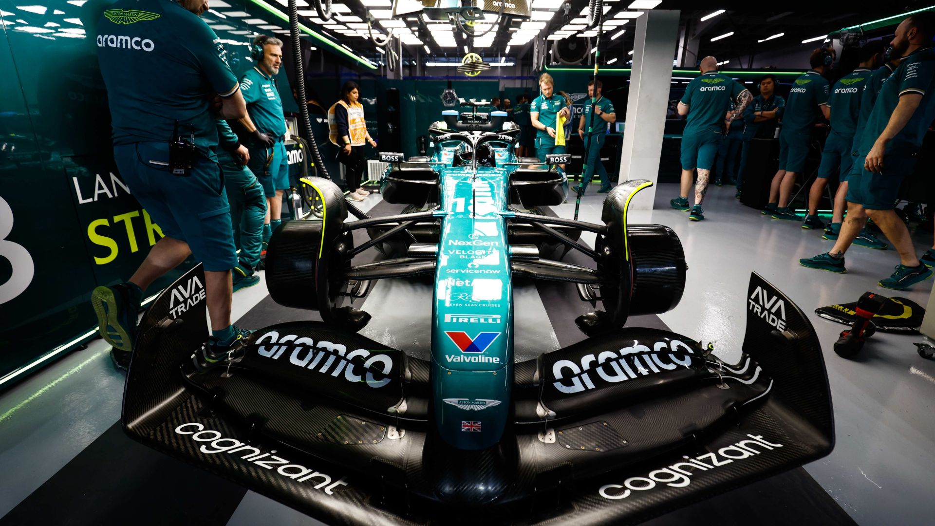 Lance Stroll, Aston Martin Amr24, Prepares For Qualifying