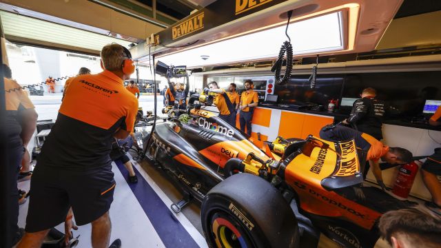 Lando Norris, Mclaren Mcl38, In The Garage