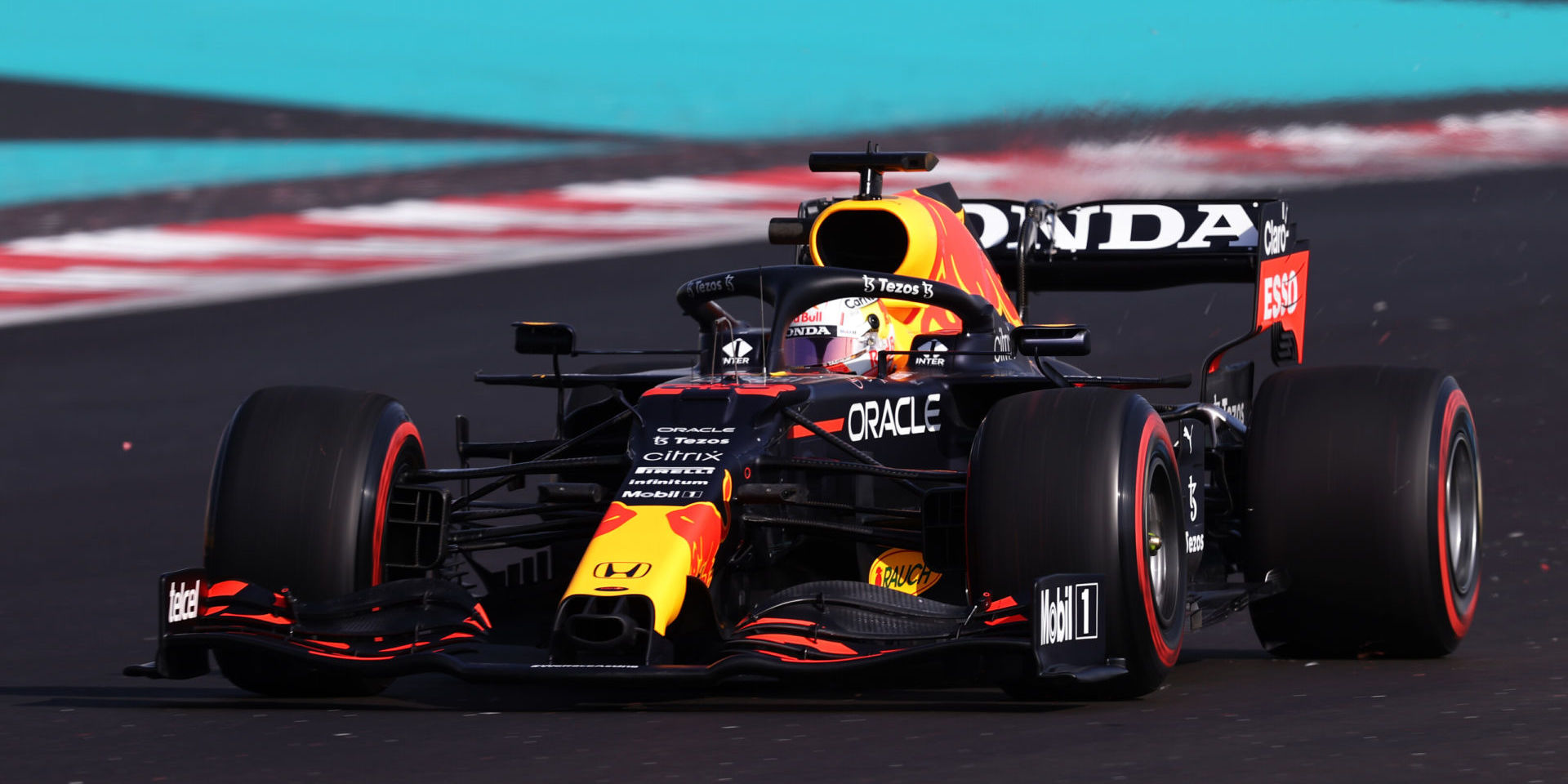 ABU DHABI, UNITED ARAB EMIRATES - DECEMBER 10: Max Verstappen of the Netherlands driving the (33) Red Bull Racing RB16B Honda during practice ahead of the F1 Grand Prix of Abu Dhabi at Yas Marina Circuit on December 10, 2021 in Abu Dhabi, United Arab Emirates. (Photo by Lars Baron/Getty Images) // Getty Images / Red Bull Content Pool // SI202112100269 // Usage for editorial use only //